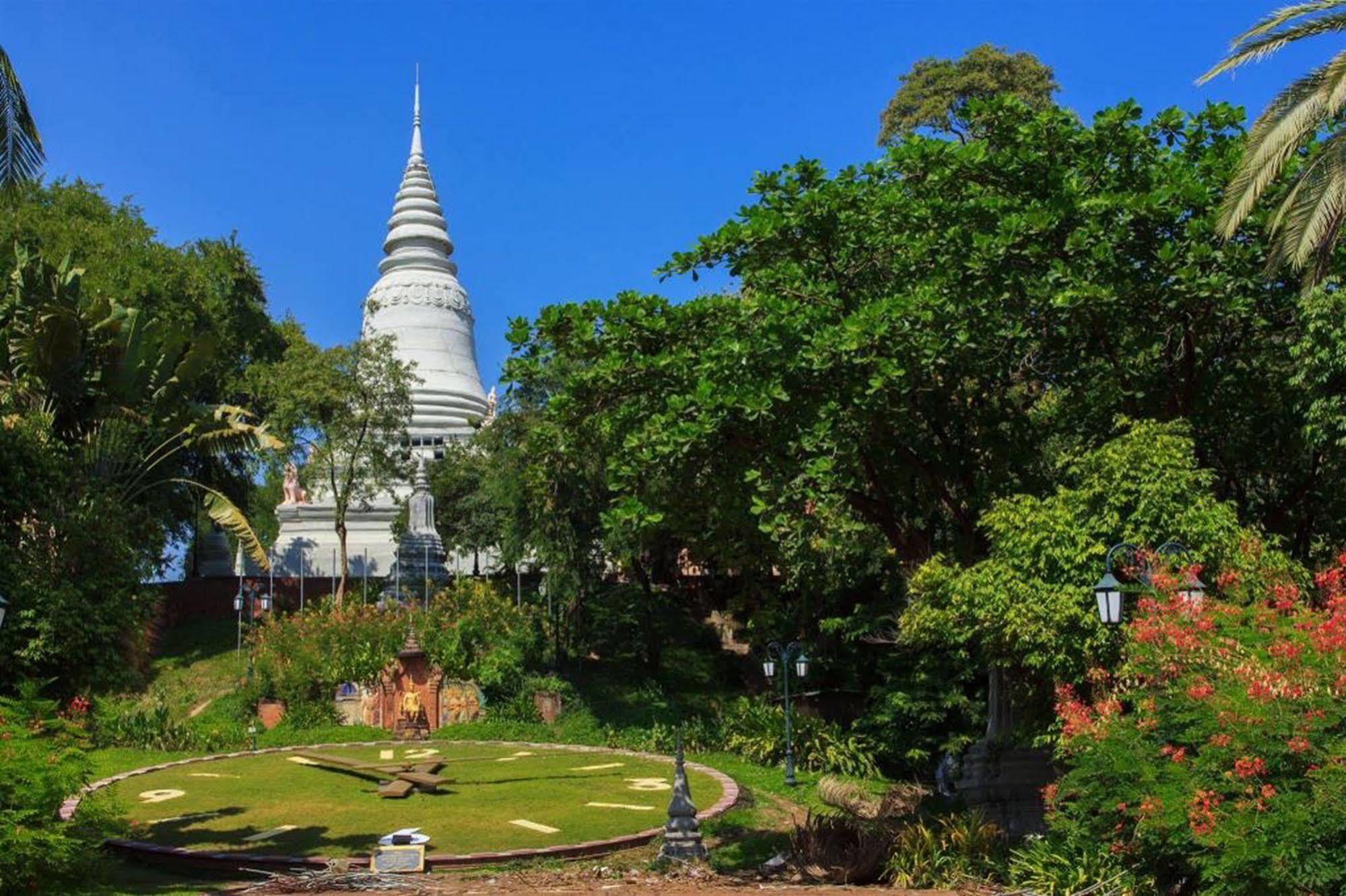 Sovanphum Guesthouse And Restaurant Phnom Penh Exterior foto